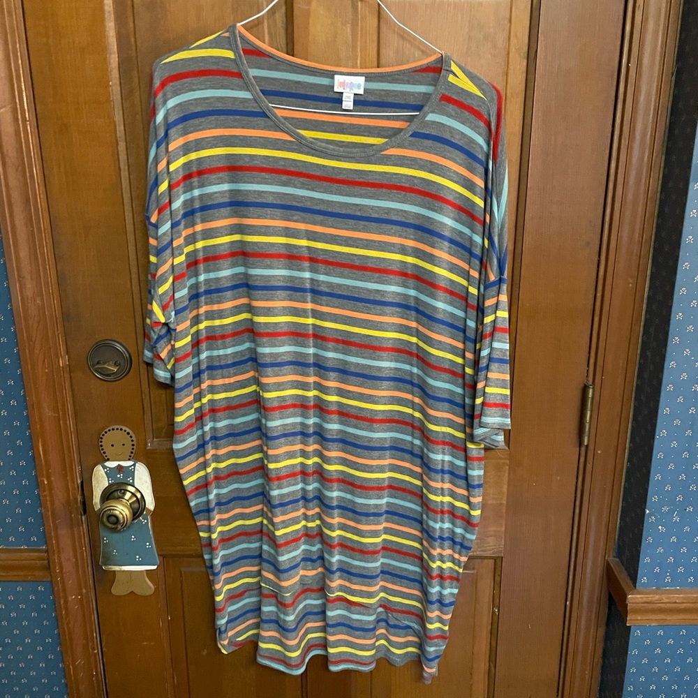 EUC Short sleeved striped shirt. Size 2X